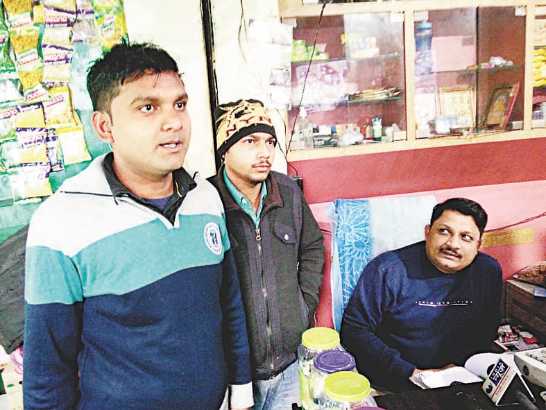 The first waiter uniform Gundeः hotel owner beaten again
