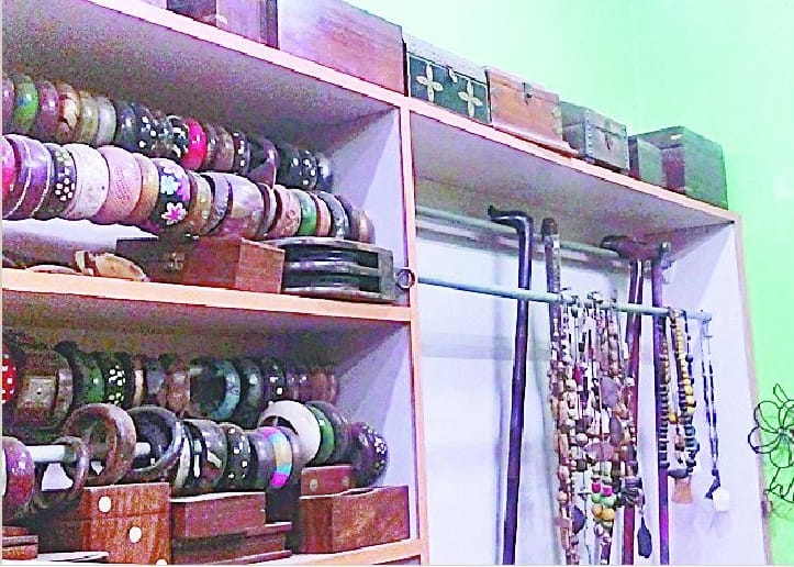 crisis of livelihood to the five thousand artisans 