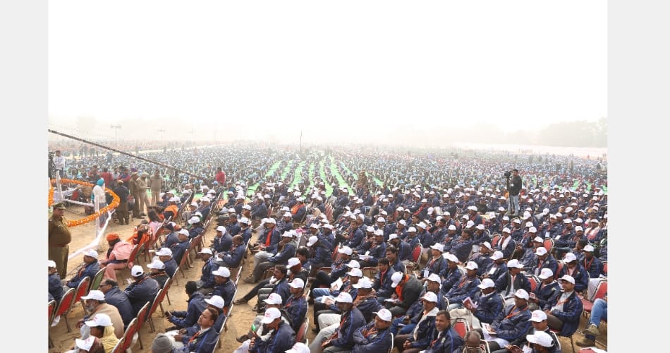 18000 school children recited gita shloka at kurukshetra