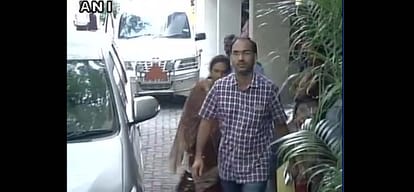 IT department seized new notes of seventy crore rupees in chennai