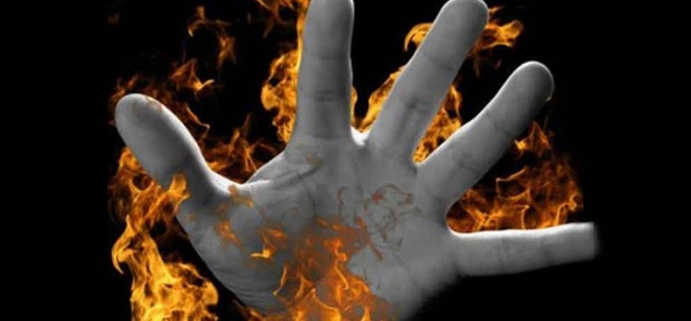 due to extramarital affair husband Attempted to kill her wife in varanasi 