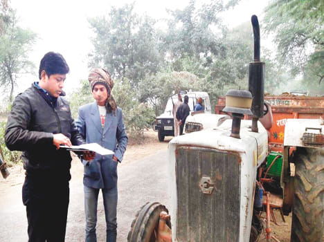 SDM caught by soil laden tractor