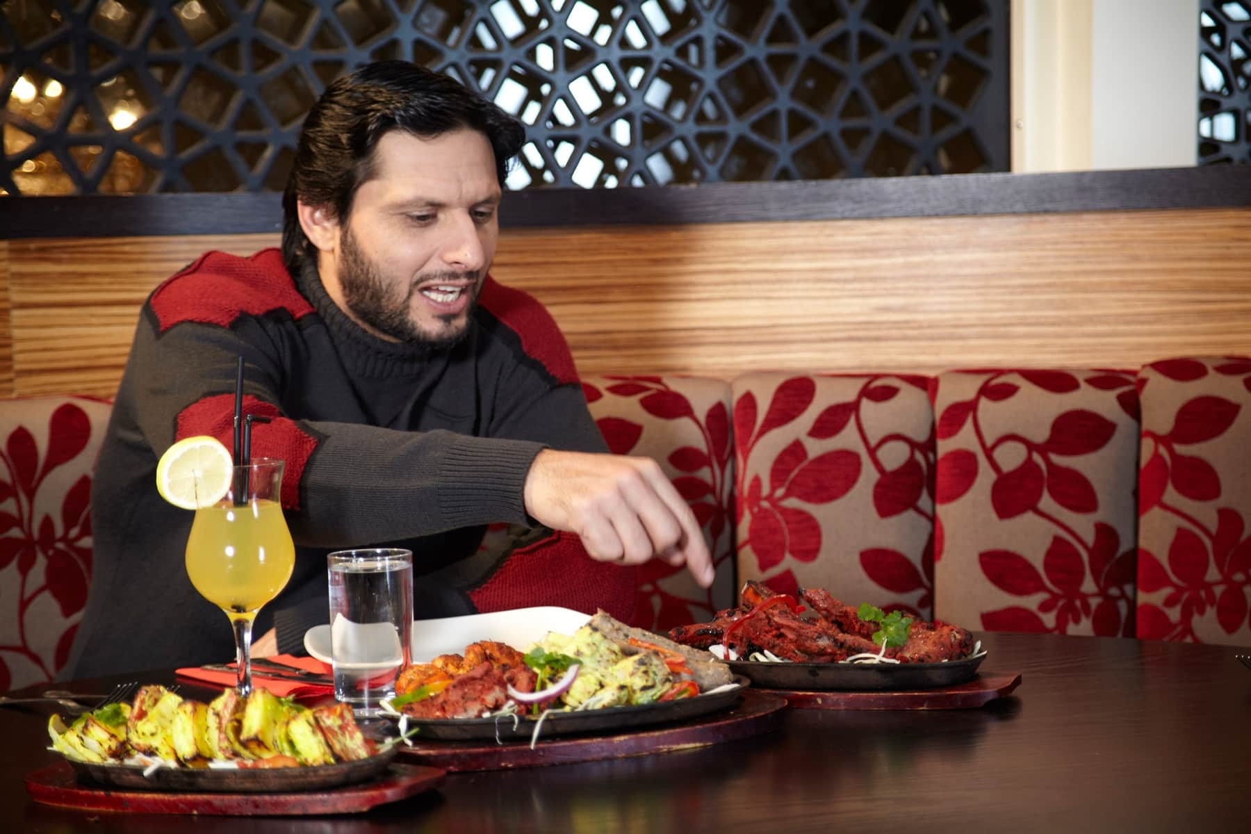 bollywood director onior blast on former pakistani cricketer shahid afridi