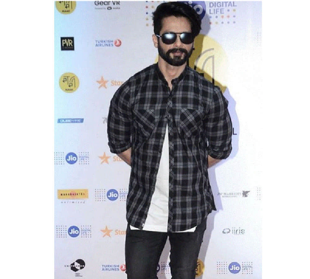 shahid kapoor returns from goa, not take part in ishaan khattar film premiere