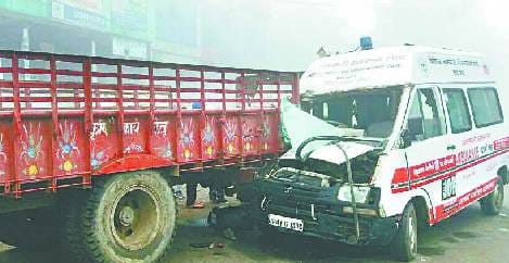 Trolley crashed into the ambulance, four injured