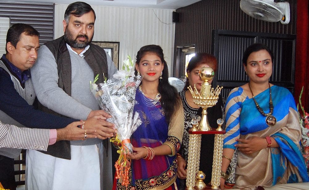 vaishnavi wins indian super star title