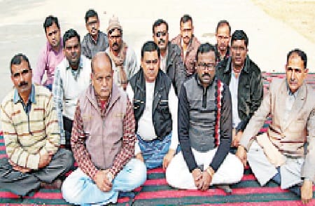 Outrage against the lathi charge on teachers