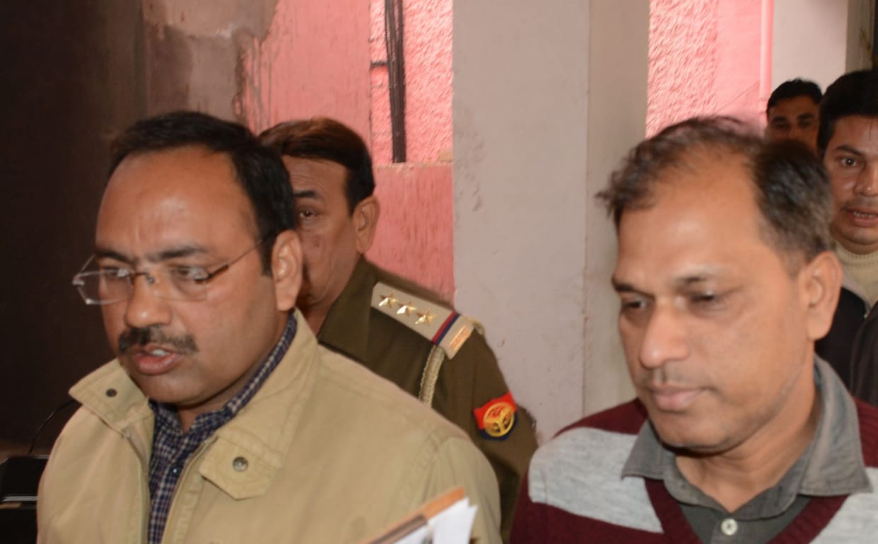 dispute between tahsildar and doctor