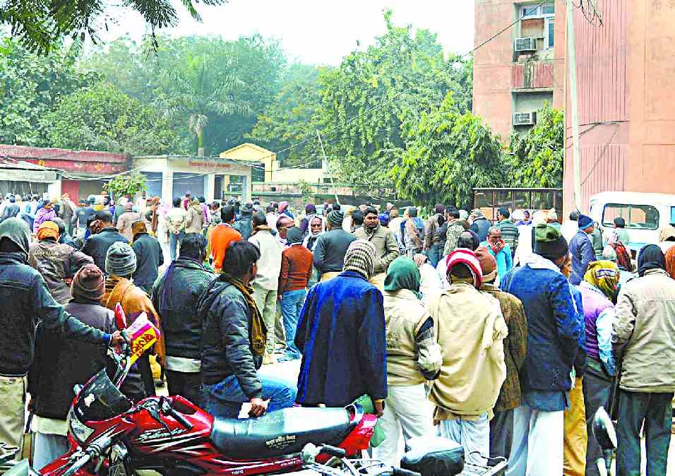 The bank will have three days off, missing cash from ATM