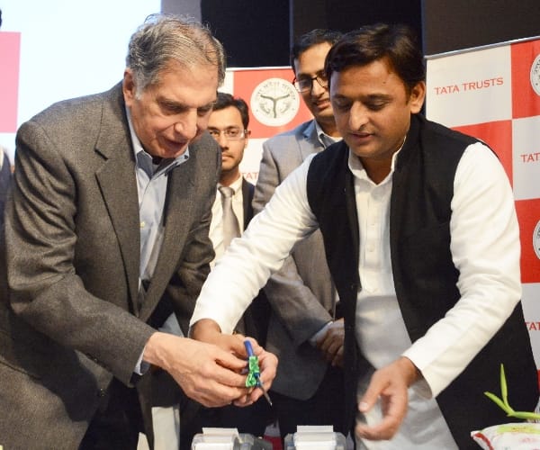  Akhilesh yadav and ratan tata launched epos device.