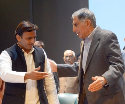  Akhilesh yadav and ratan tata launched epos device.