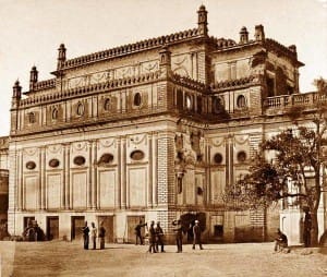 interesting details about hazratganj area lucknow