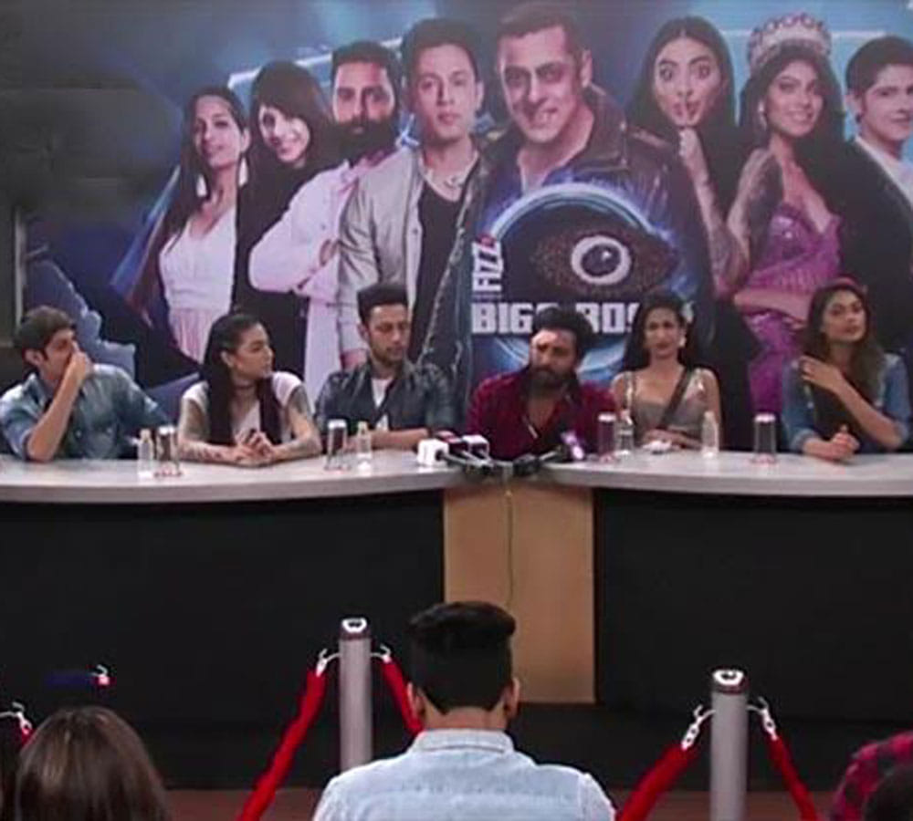 lopa and bani cold war at press conference in bigg boss house