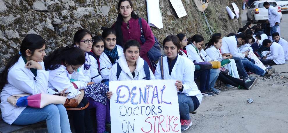 Dental Doctors of Himachal call off strike after Health Minister Kaul singh Thakur intervention