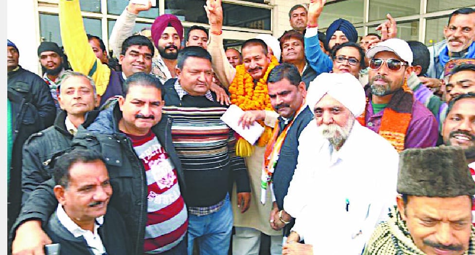 Congress divided into separate sections for reception