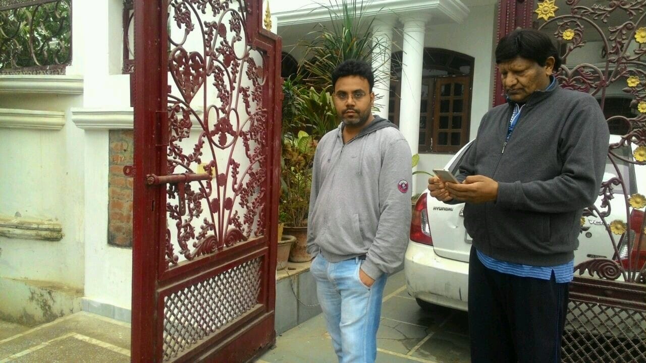  lucknow police arrested dacoit on the spot in gomtinagar