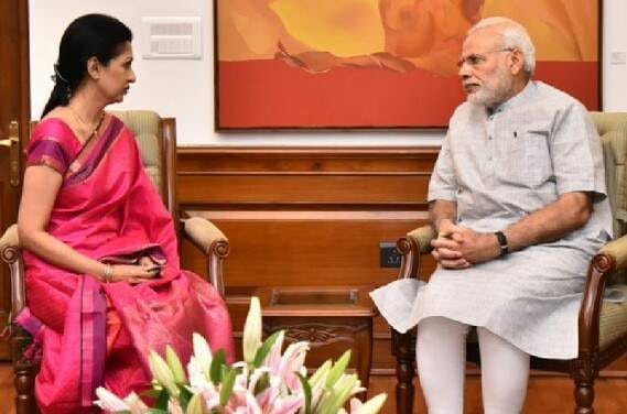 tamil actor gautmi write a letter to pm, about Jayalalithaa's hospitalizaton