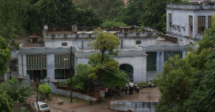 interesting details about hazratganj area lucknow