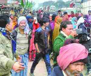 Cash Crunch leads to protest