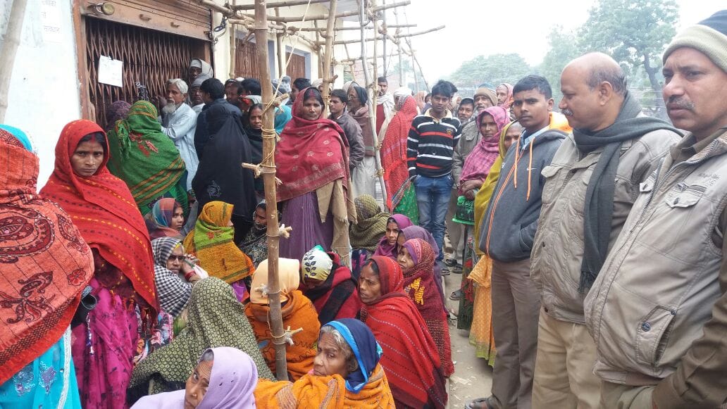 note ban: varanasi rural areas suffring from cash crunch,