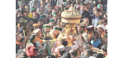 cm virbhadra singh follow the tradition of king