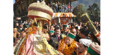 cm virbhadra singh follow the tradition of king