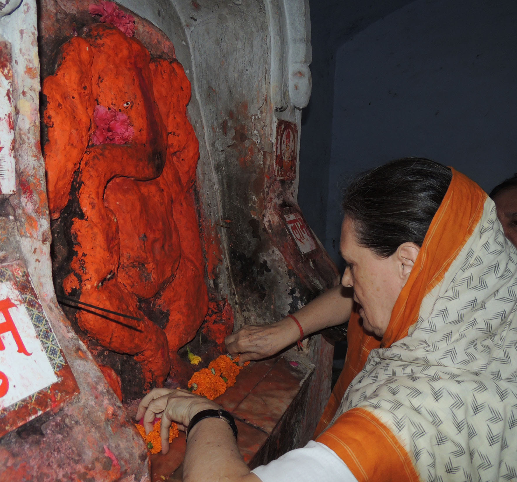 sonia gandhi birthday special, connection with rae bareli