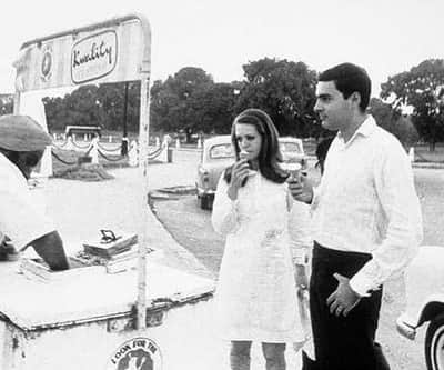 Love story of Sonia and Rajiv in Pics