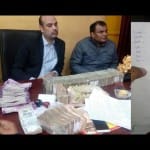 गाजियाबाद में पकड़े गए 27.5 लाख की करेंसी जिसमें 14 लाख की नई करेंसी