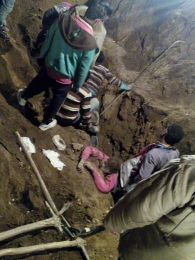 Mound dropped on worker, 8 died.