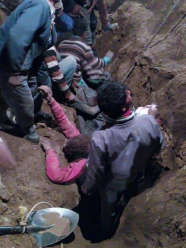 Mound dropped on worker, 8 died.