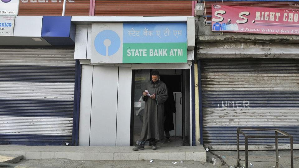 Long ATM queues not for them: ‘Moneyless’ Kashmir calm over note ban