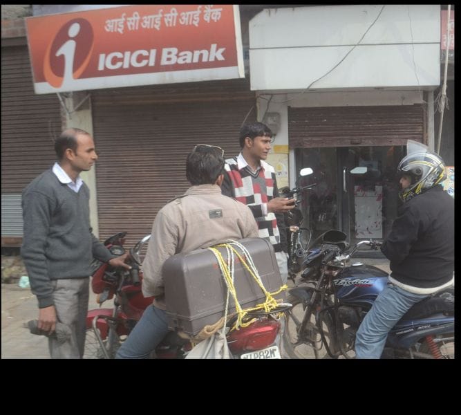 eteeem par taale, nakadee sankat se kaish ke laale