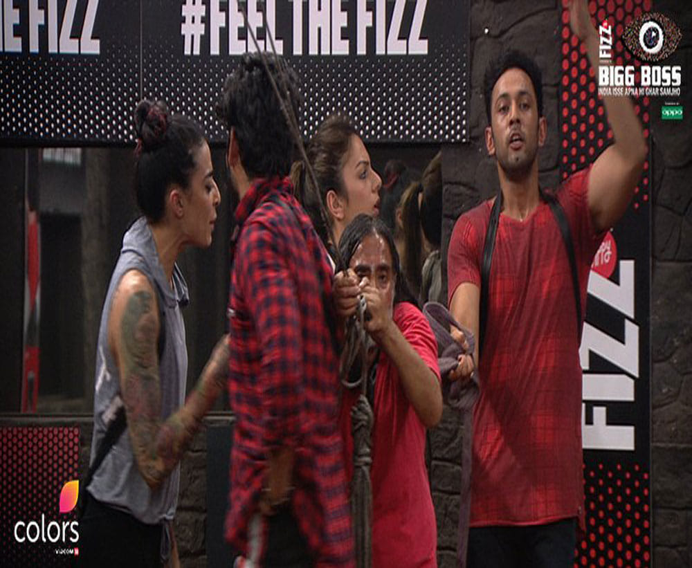 BIGG BOSS: Salman loses cool as Swami comments on Bani's mother