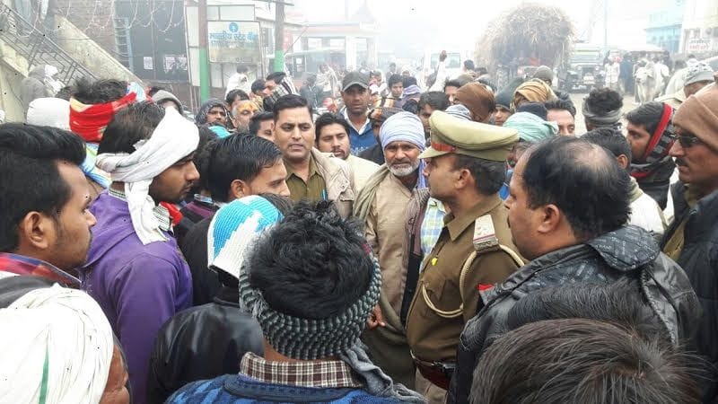 conflict between bank employee and coustmers