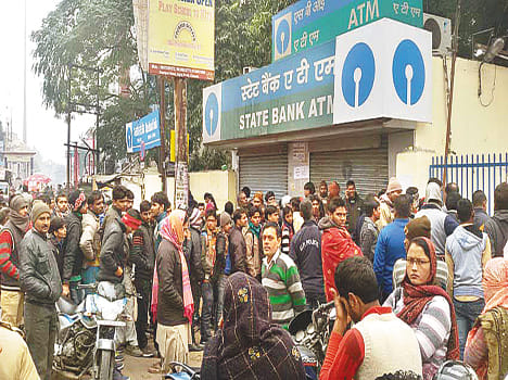  croud throw stone at atm, road block