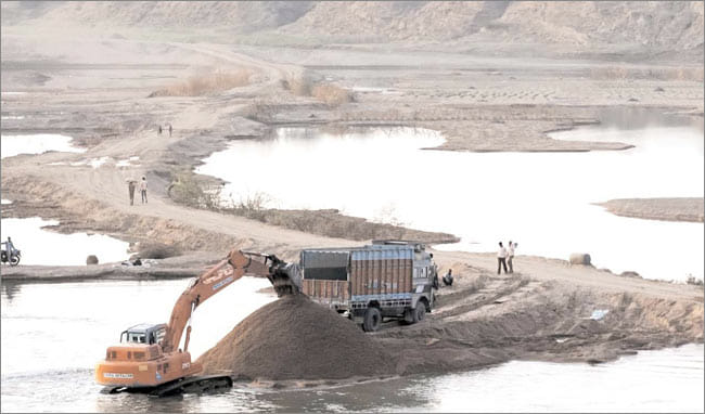 gang war erupted over illegal mining