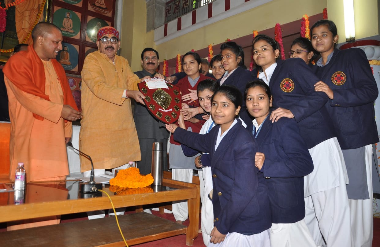 Dr. Mahendra Nath Pandey honoured to 650 students