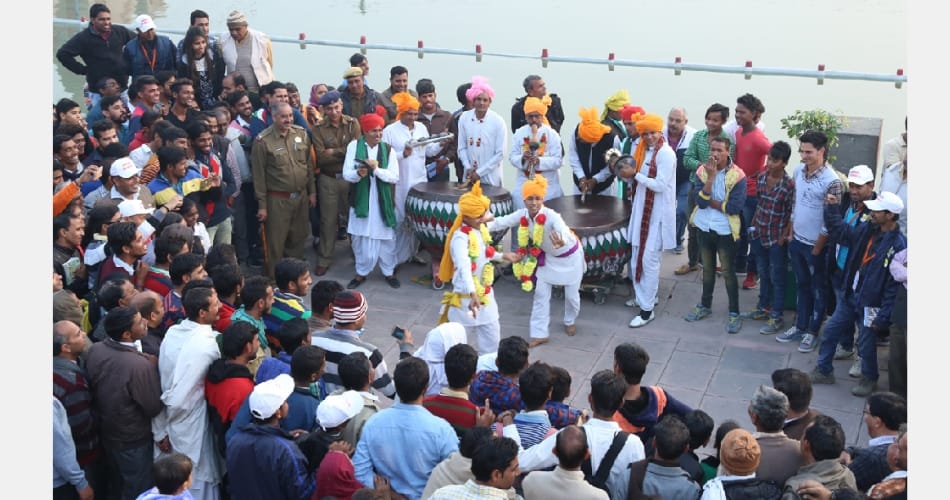 Gita Jayanti festival of international tourist crowd grew, geeta jayanti at brahmsarovar