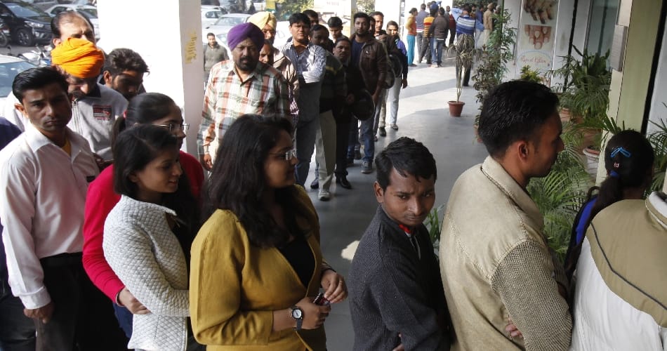 500 rupee note ban in india, people can use old currency on many places
