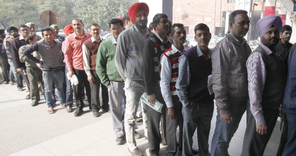 noteban in indian, three days bank closed and long lines outside atm at chandigarh