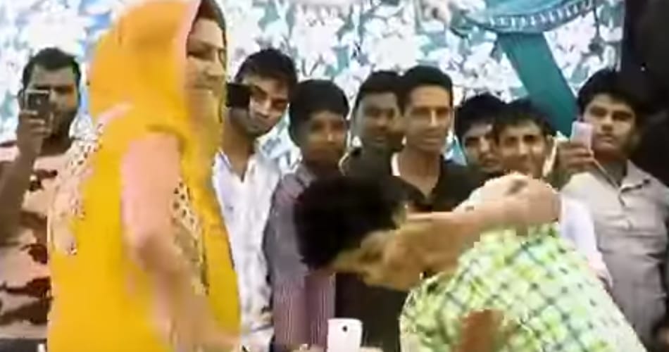 bigg boss 11 contestant sapna chaudhary dance with 10 year old kid