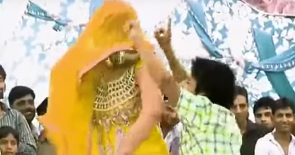 bigg boss 11 contestant sapna chaudhary dance with 10 year old kid