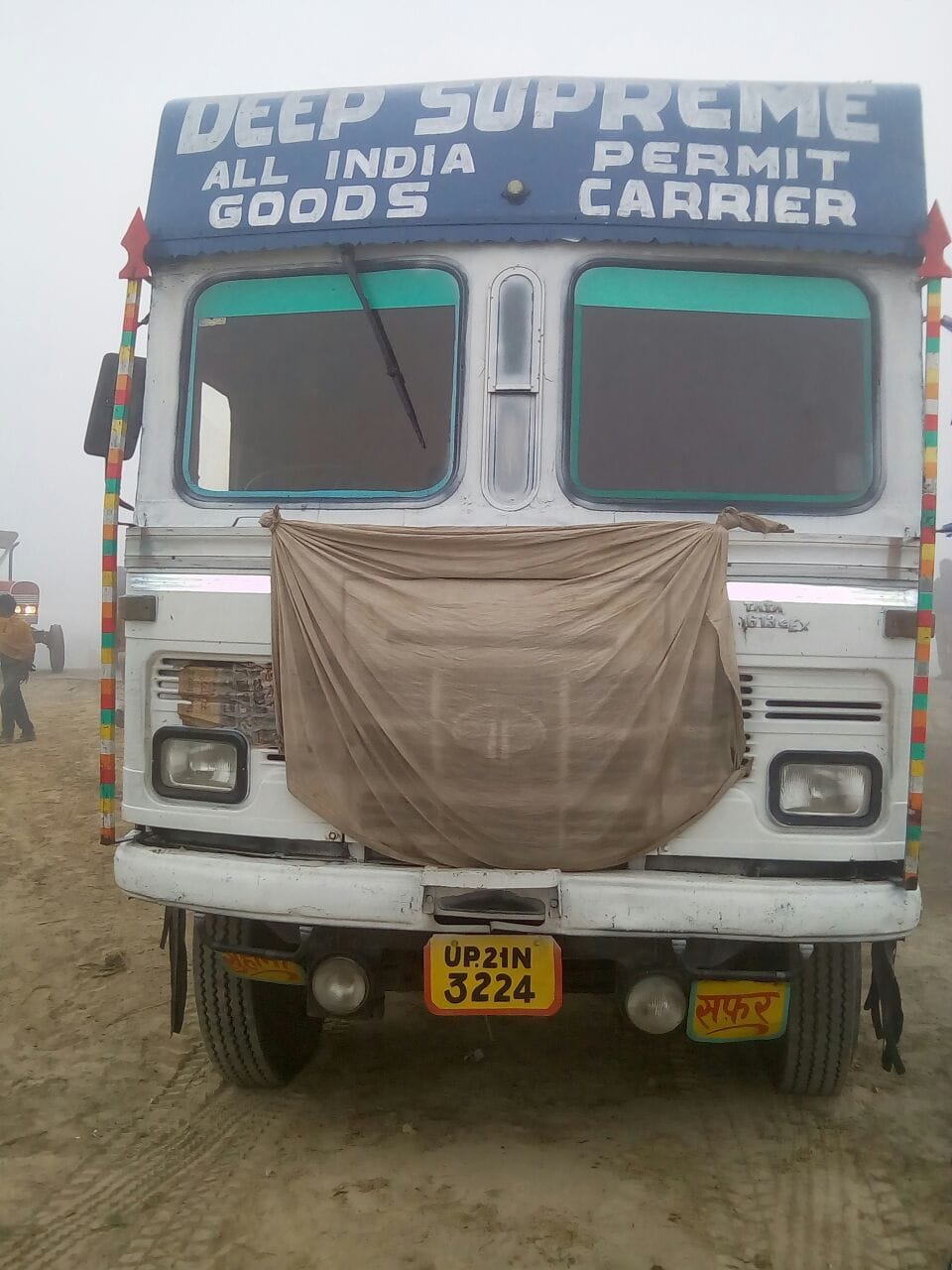 Truck full of bovine animals caught 45 animals recovered