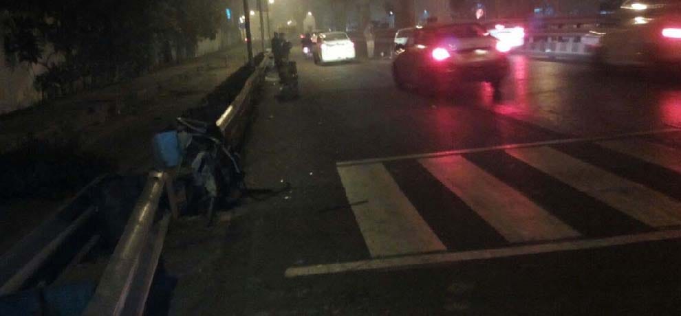 speeding car crashed into the railing, killing three, the car flew Prkchche
