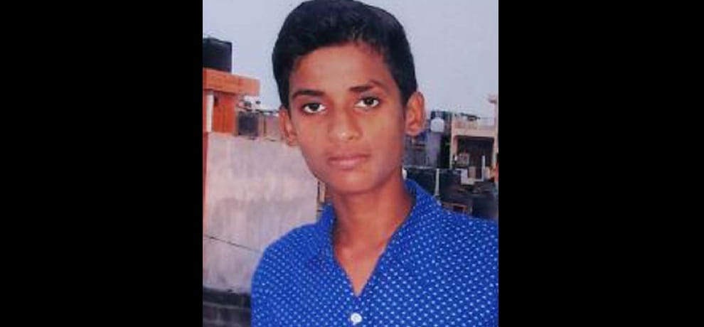 student akash went to settle scuffle between his friends and stabbed to death