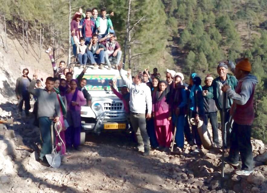 Melminda jeep reached the village people Jume