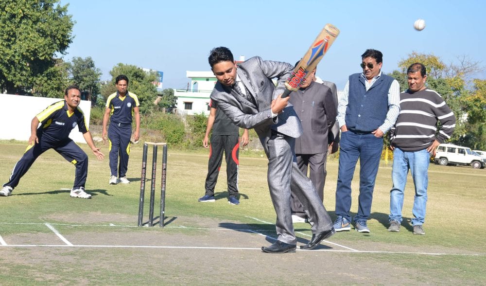cricket match between gharaati and baraati