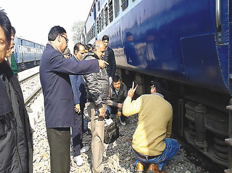 Farrukhabad Passenger accident suffered at the left
