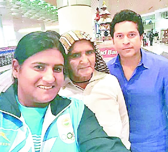Sachin Tenndulkar convincing the shooter grandmother
